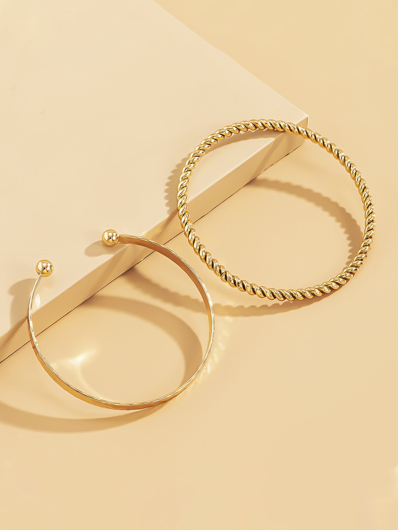 Geometric Decor Bangle Set 2pcs - Gold