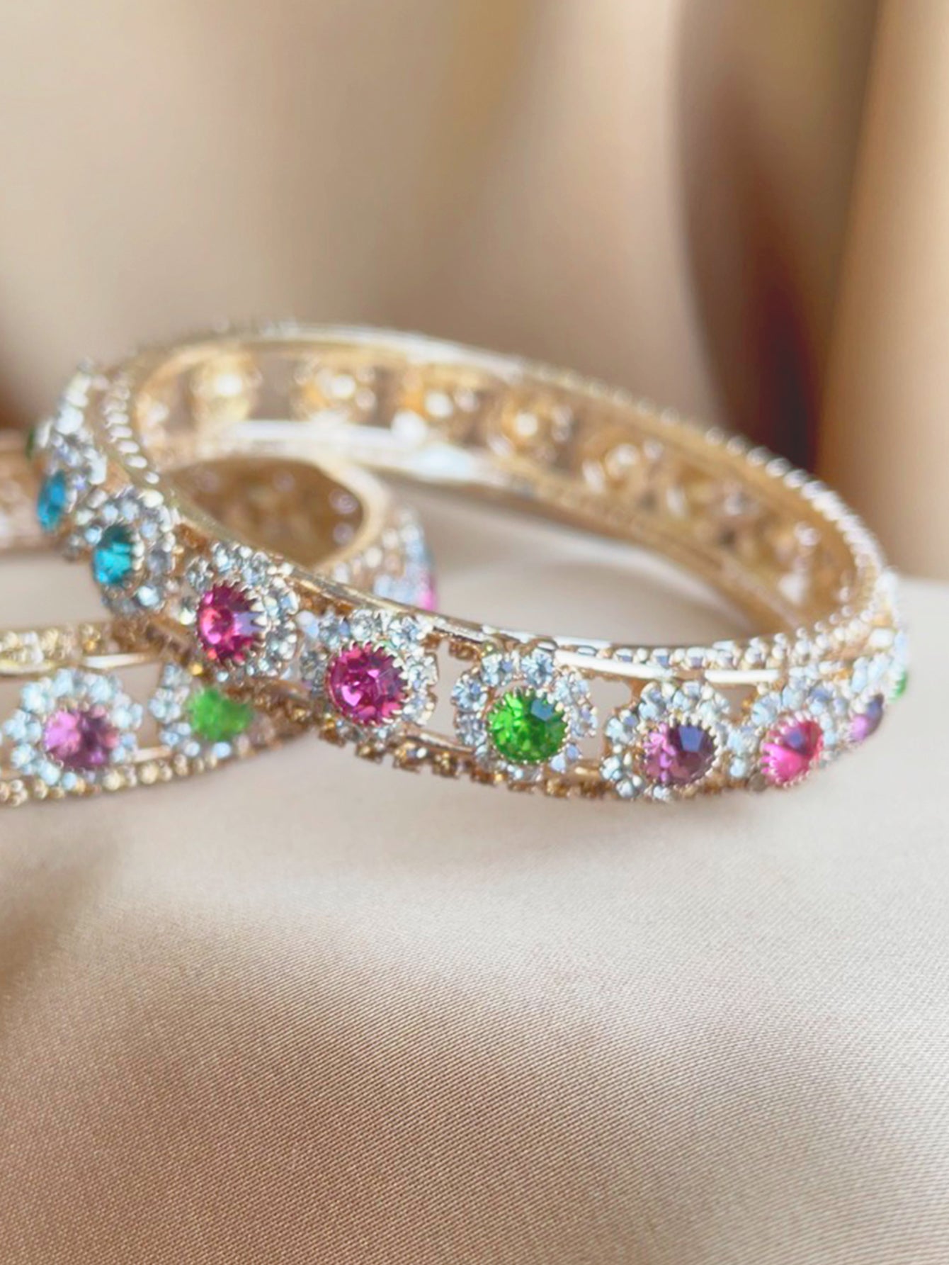 2pcs Multicolored Rhinestone Decor Ethnic Bangle Set